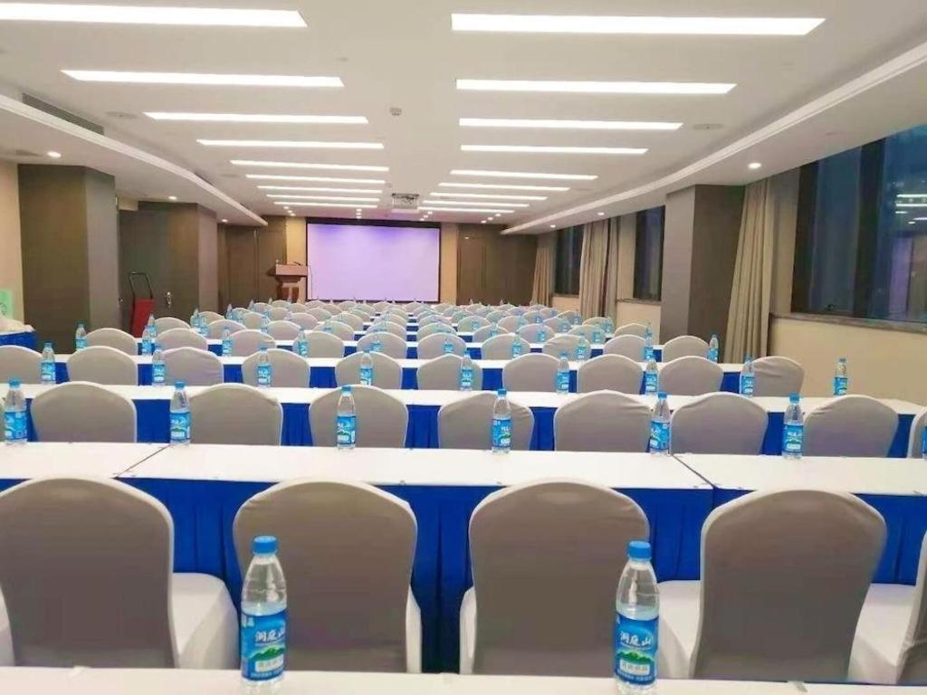Rosedale Hotel Taicang Buitenkant foto